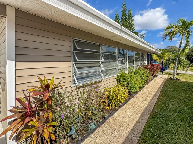 Residence photo 2