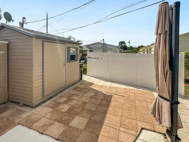 Residence photo 6