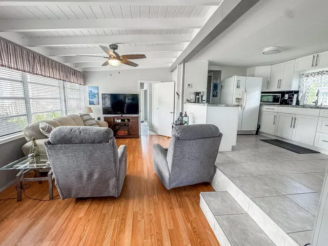 Residence photo 18