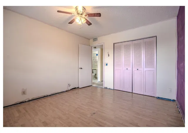 Unit 251 photo 11