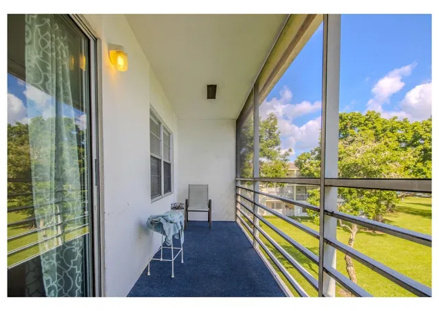 Unit 251 photo 14
