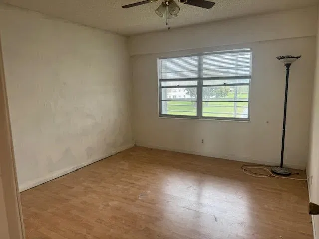 Unit 251 photo 29