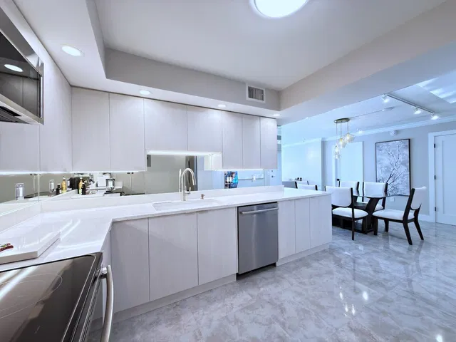 Barclay Condo Unit 316 photo 3