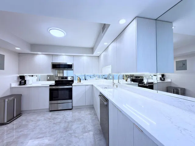 Barclay Condo Unit 316 photo 4