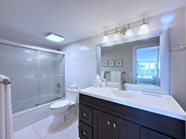 Barclay Condo Unit 316 photo 18