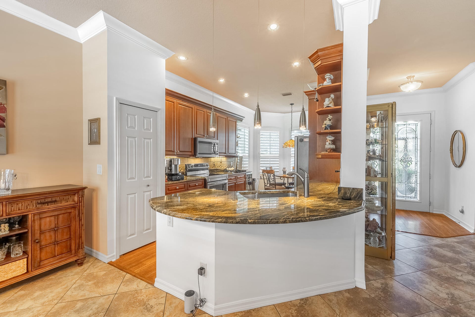Monarch Country Club Residence photo 9