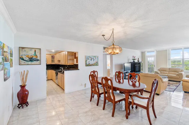 Boca Raton Unit 4 B photo 3