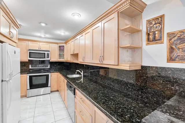 Boca Raton Unit 4 B photo 4