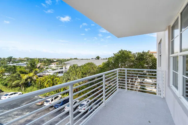 Boca Raton Unit 4 B photo 6