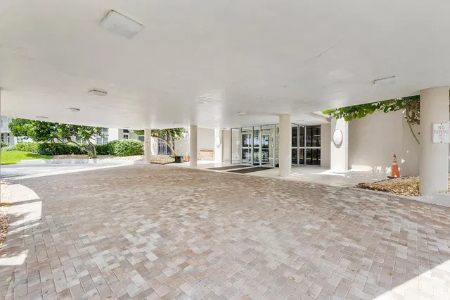 Boca Raton Unit 4 B photo 23
