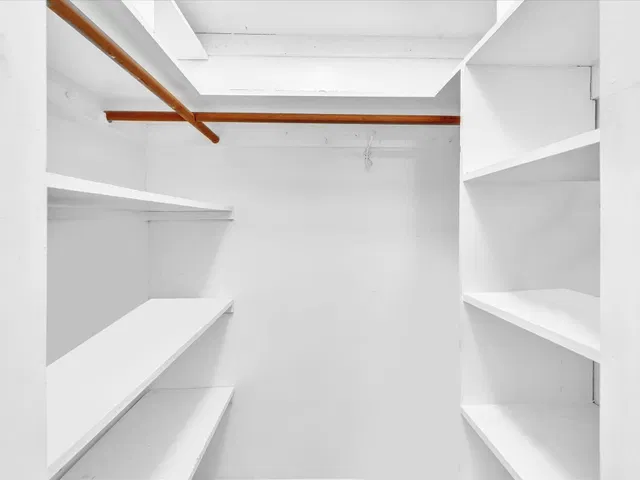  Unit 0190 photo 18