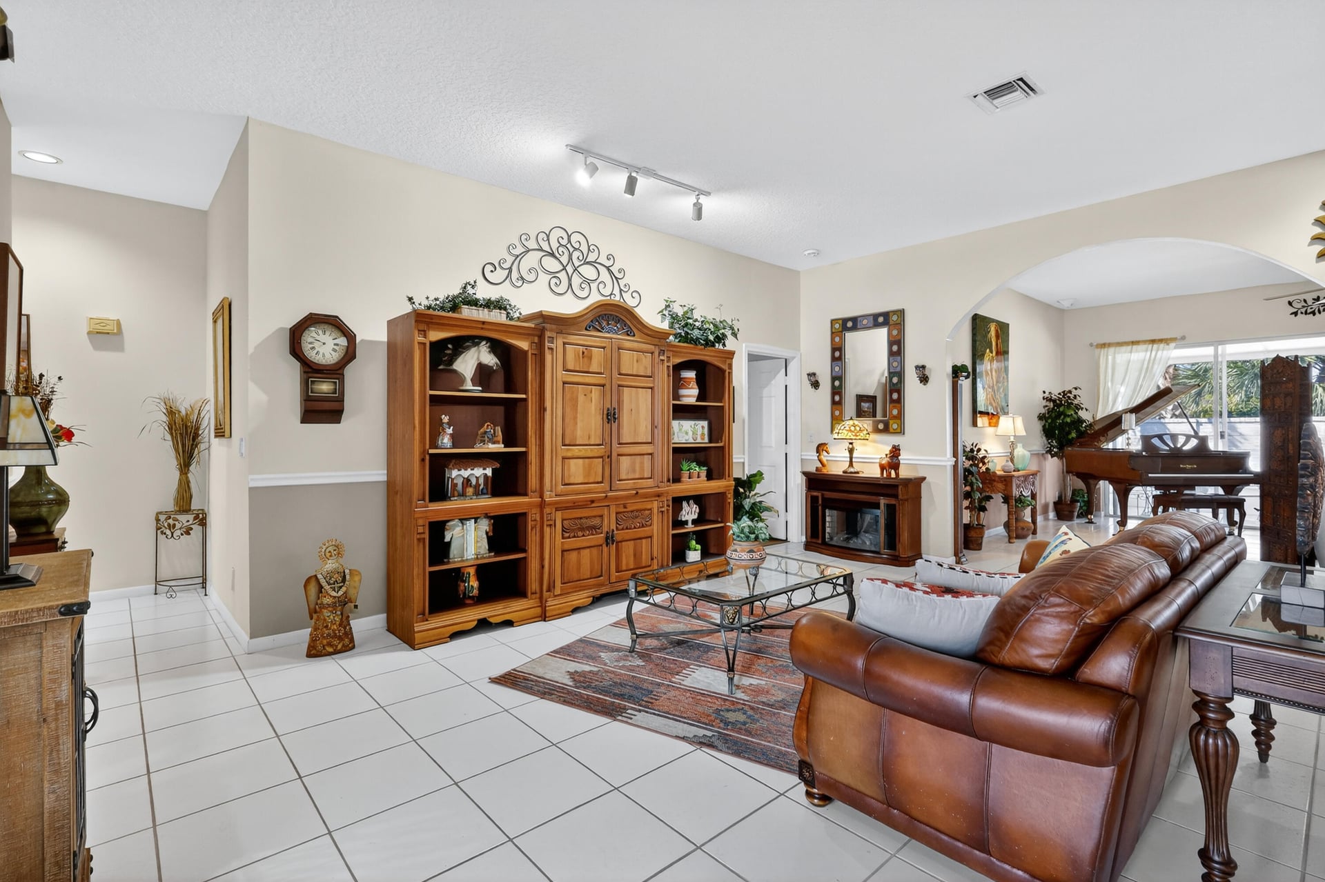  Residence photo 4