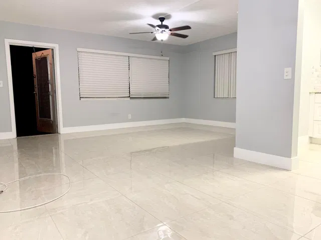 Residence photo 3