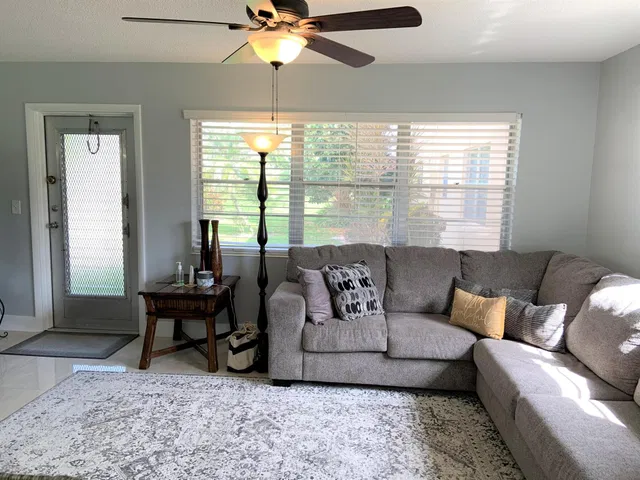 Residence photo 9