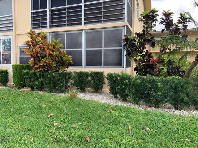 Residence photo 32