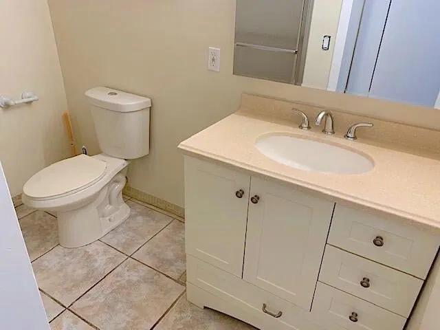 Unit H photo 8