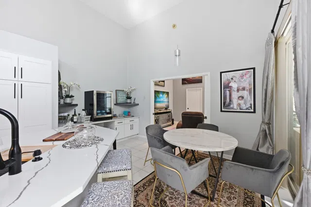 Residence photo 57