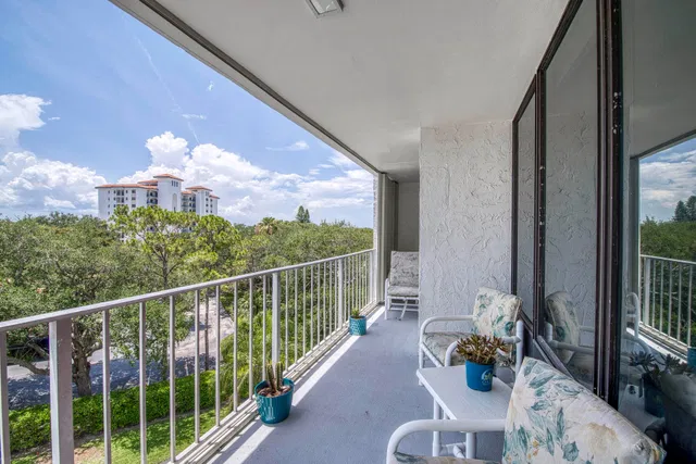 Golfview North Palm Beach I Unit 518 photo 5