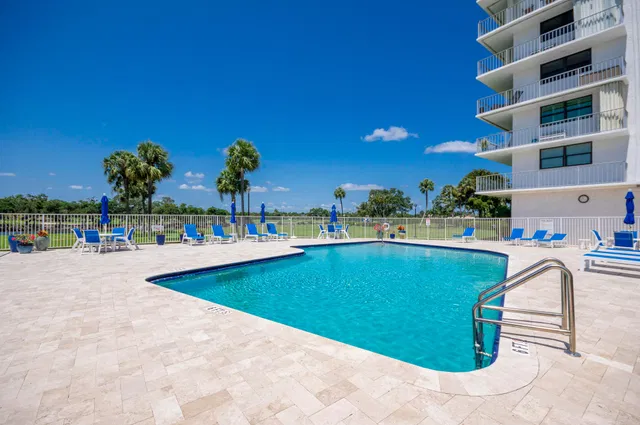 Golfview North Palm Beach I Unit 518 photo 27