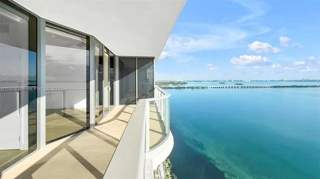 Aria Reserve Miami 2405