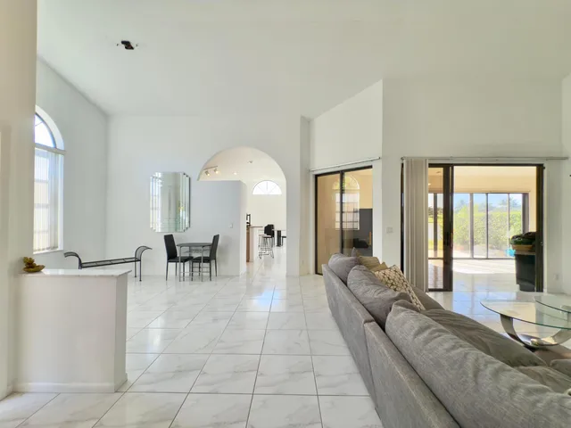 Residence photo 5