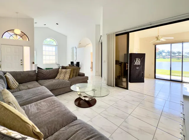 Residence photo 7