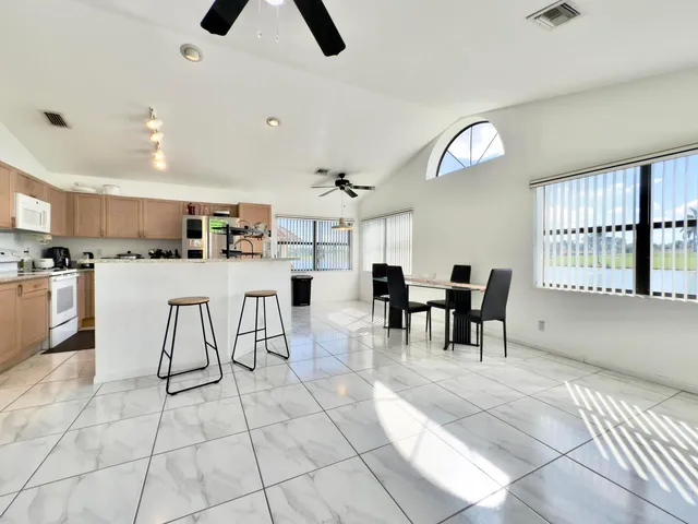 Residence photo 11