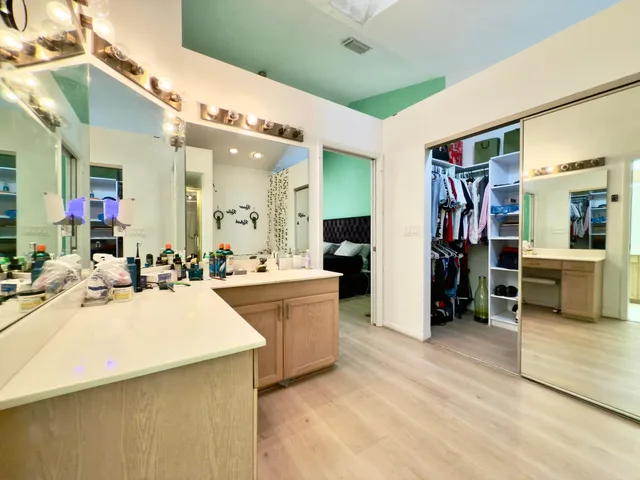 Residence photo 18