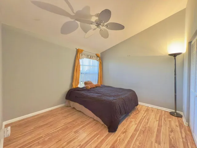 Residence photo 25