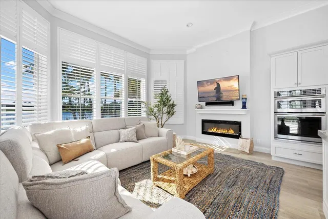 Residence photo 2