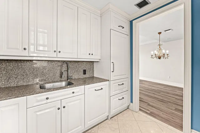 Trianon Unit 101 photo 6