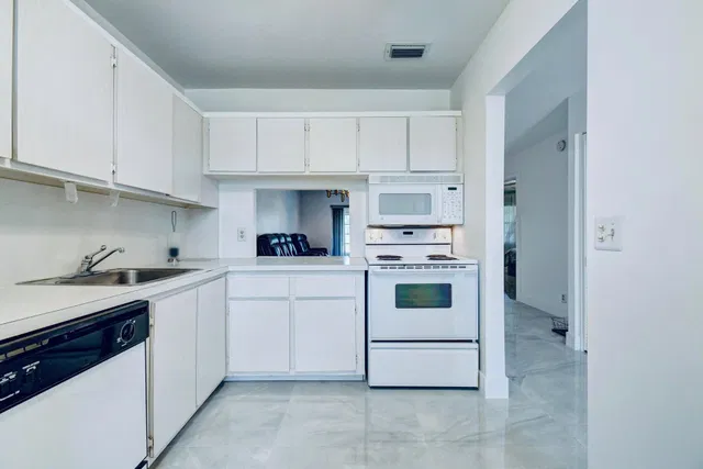 Residence photo 8