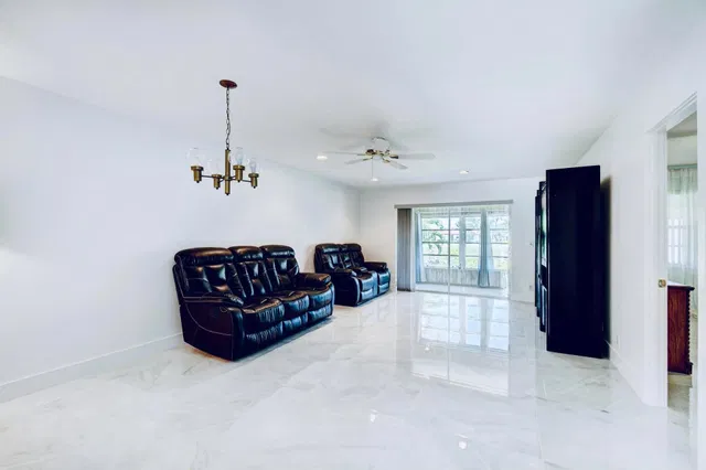 Residence photo 11