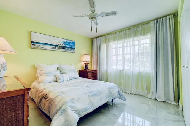 Residence photo 20