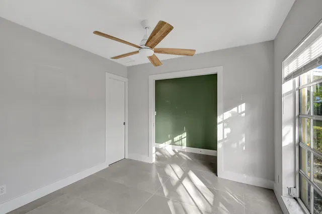 Unit Apt C photo 18