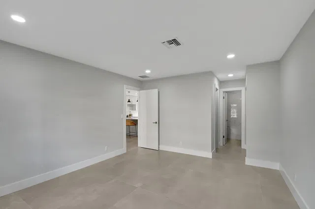 Unit Apt C photo 19