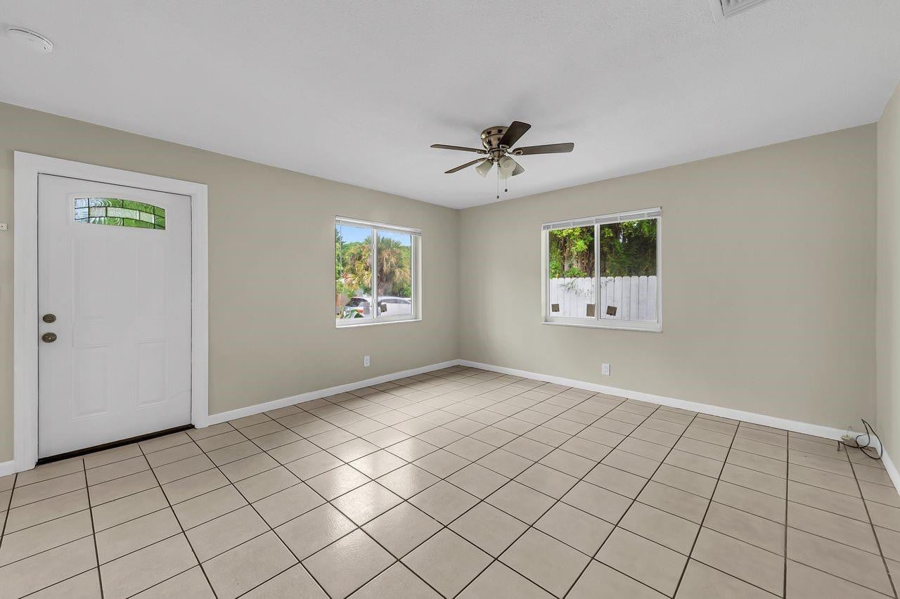 Residence photo 12