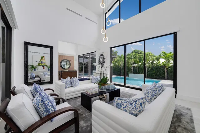 SoSo West Palm Beach Residence photo 2
