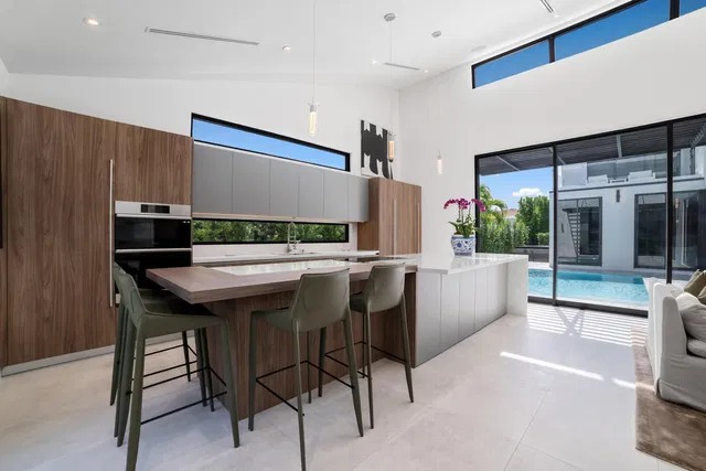 SoSo West Palm Beach Residence photo 5