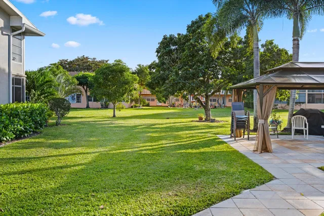 Residence photo 3