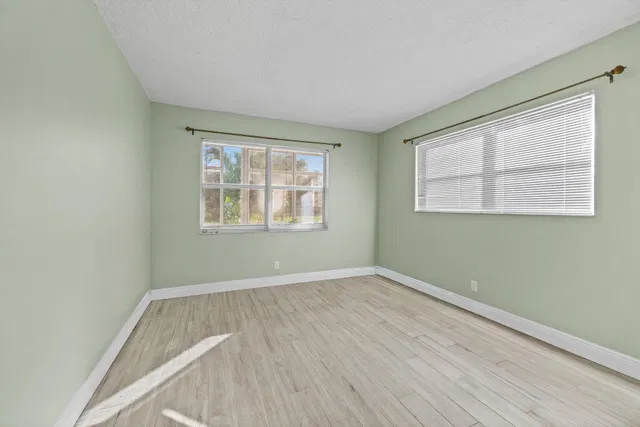 Residence photo 15
