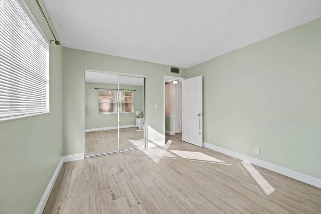 Residence photo 16