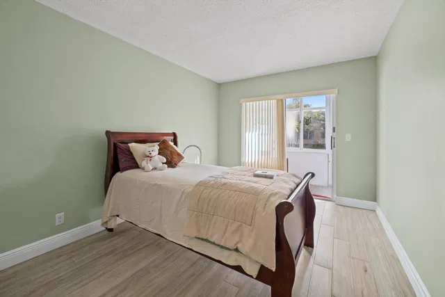 Residence photo 18