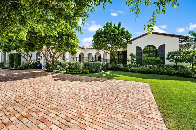 Residence photo 2