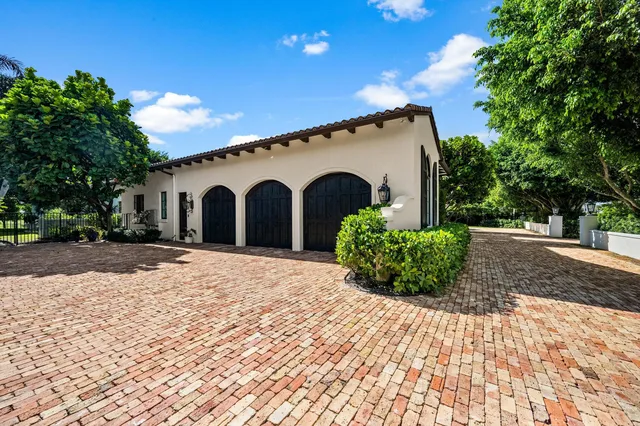 Residence photo 3