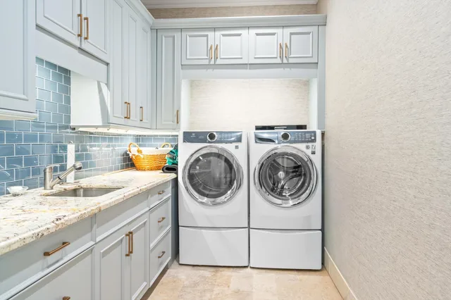 Residence photo 41