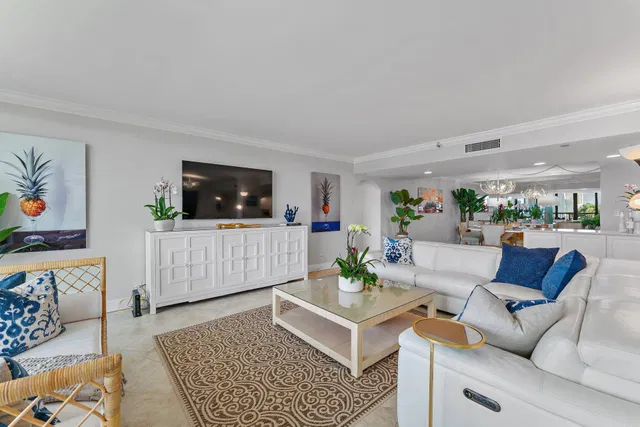 Unit B303 photo 17