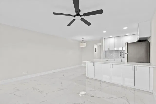 Residence photo 3