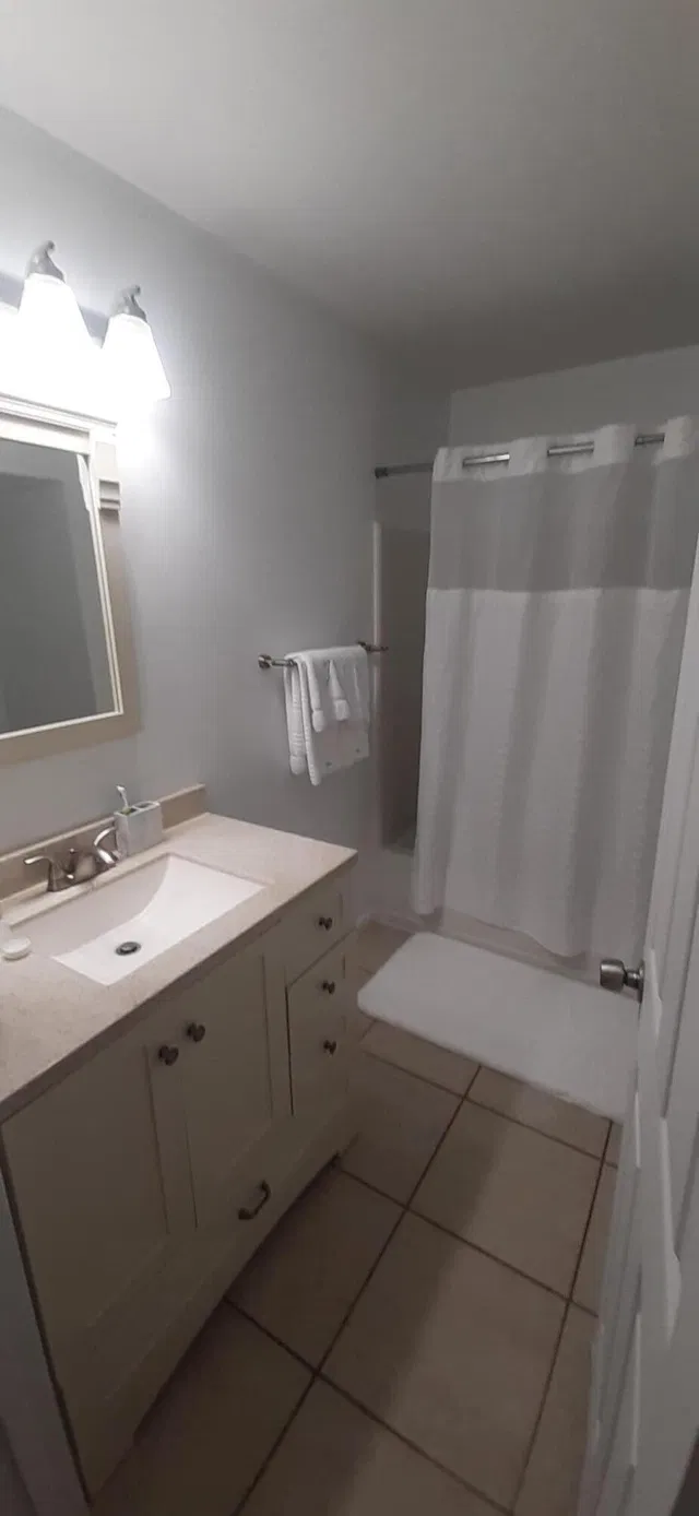 Unit 15-204 photo 11