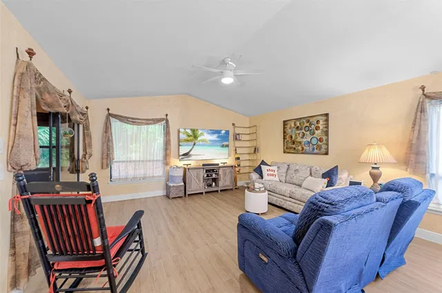 Residence photo 20